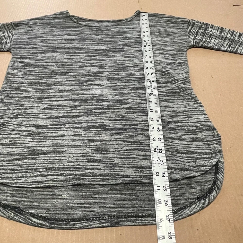Women's‎ Gray Space-Dyed Crew Neck Cotton Blend Rounded Hem Knit Top (L)